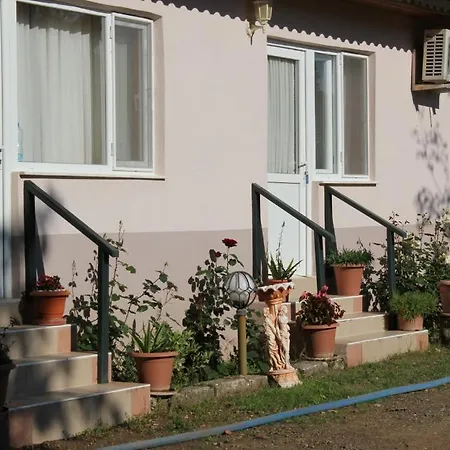 Garden Guest house 2*